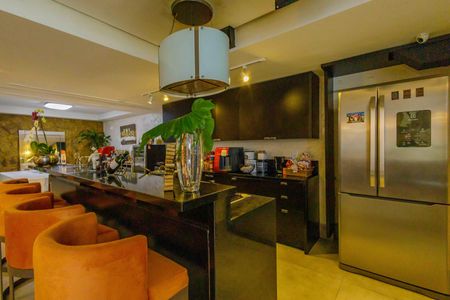 Casa de condomínio à venda com 444m², 5 quartos e 7 vagasCozinha