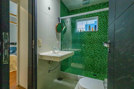 Casa de condomínio à venda com 444m², 5 quartos e 7 vagasBanheiro das Suítes Canadenses