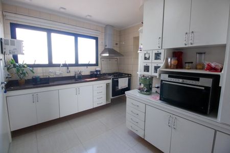 Apartamento à venda com 90m², 2 quartos e 2 vagasCozinha