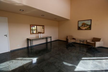 Apartamento à venda com 90m², 2 quartos e 2 vagasHall social