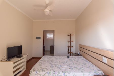 Casa à venda com 210m², 3 quartos e 3 vagas Casa à venda com 210m², 3 quartos e 3 vagasSuíte