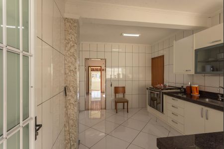 Casa à venda com 210m², 3 quartos e 3 vagas Casa à venda com 210m², 3 quartos e 3 vagasCozinha