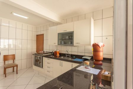 Casa à venda com 210m², 3 quartos e 3 vagas Casa à venda com 210m², 3 quartos e 3 vagasCozinha