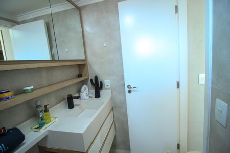 Apartamento à venda com 74m², 2 quartos e 2 vagas Apartamento à venda com 74m², 2 quartos e 2 vagasBanheiro Social