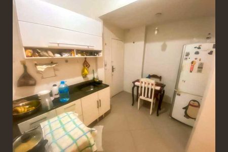 Apartamento à venda com 81m², 2 quartos e sem vaga