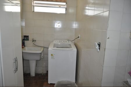 Casa à venda com 327m², 4 quartos e 1 vagaÁrea de Serviço