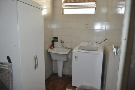 Casa à venda com 327m², 4 quartos e 1 vagaÁrea de Serviço