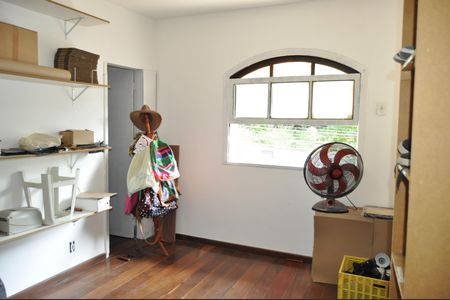 Casa à venda com 327m², 4 quartos e 1 vagaQuarto 1