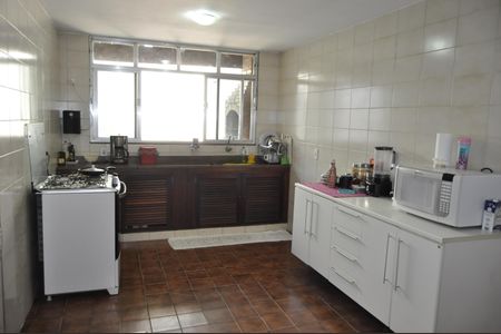 Casa à venda com 327m², 4 quartos e 1 vagaCozinha