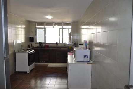 Casa à venda com 327m², 4 quartos e 1 vagaCozinha