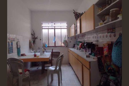 Casa à venda com 105m², 3 quartos e sem vaga