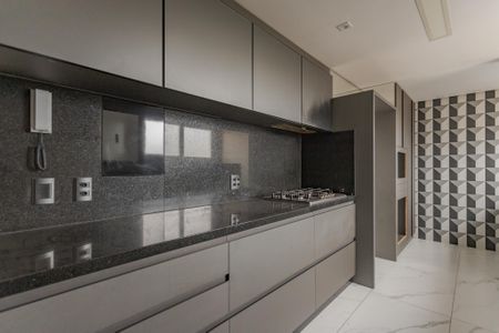 Apartamento à venda com 130m², 4 quartos e 2 vagas Apartamento à venda com 130m², 4 quartos e 2 vagasCozinha e Área de Serviço