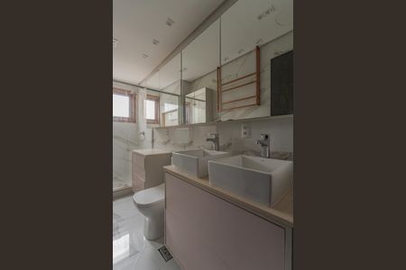 Apartamento à venda com 130m², 4 quartos e 2 vagas Apartamento à venda com 130m², 4 quartos e 2 vagasBanheiro 2