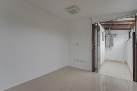 Apartamento à venda com 130m², 4 quartos e 2 vagas Apartamento à venda com 130m², 4 quartos e 2 vagasÁrea de Serviço