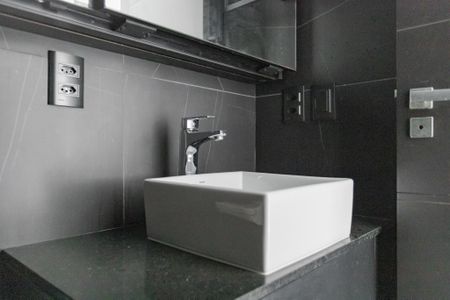 Apartamento à venda com 130m², 4 quartos e 2 vagas Apartamento à venda com 130m², 4 quartos e 2 vagasBanheiro 1