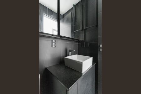 Apartamento à venda com 130m², 4 quartos e 2 vagas Apartamento à venda com 130m², 4 quartos e 2 vagasBanheiro 1