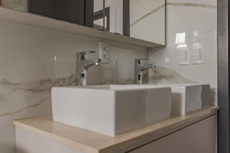 Apartamento à venda com 130m², 4 quartos e 2 vagas Apartamento à venda com 130m², 4 quartos e 2 vagasBanheiro 2