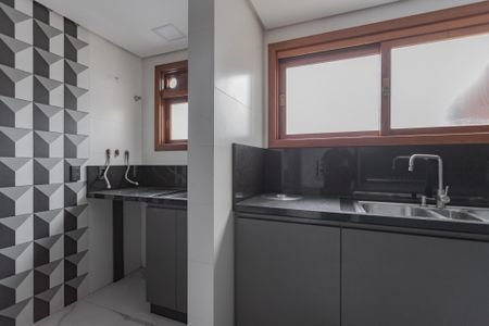 Apartamento à venda com 130m², 4 quartos e 2 vagas Apartamento à venda com 130m², 4 quartos e 2 vagasCozinha e Área de Serviço