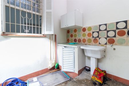 Casa à venda com 200m², 3 quartos e 2 vagas Casa à venda com 200m², 3 quartos e 2 vagasÁrea de Serviço
