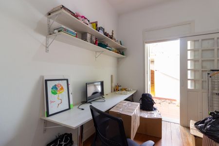 Casa à venda com 200m², 3 quartos e 2 vagas Casa à venda com 200m², 3 quartos e 2 vagasQuarto 3