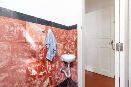Casa à venda com 200m², 3 quartos e 2 vagas Casa à venda com 200m², 3 quartos e 2 vagasLavabo