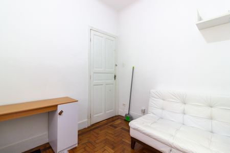 Casa à venda com 200m², 3 quartos e 2 vagas Casa à venda com 200m², 3 quartos e 2 vagasQuarto de Serviço