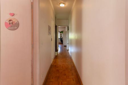 Casa para alugar com 177m², 5 quartos e 2 vagas Casa para alugar com 177m², 5 quartos e 2 vagasCorredor