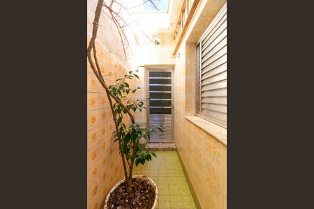 Casa para alugar com 150m², 4 quartos e 2 vagas Casa para alugar com 150m², 4 quartos e 2 vagasCorredor Externo