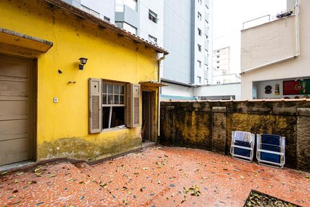 Casa à venda com 200m², 3 quartos e 2 vagas Casa à venda com 200m², 3 quartos e 2 vagasQuintal