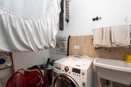 Casa à venda com 200m², 3 quartos e 2 vagas Casa à venda com 200m², 3 quartos e 2 vagasÁrea de Serviço