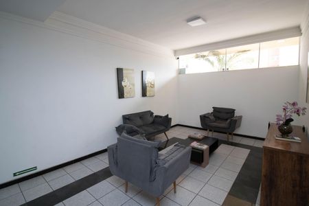 Apartamento para alugar com 96m², 2 quartos e 1 vaga Apartamento para alugar com 96m², 2 quartos e 1 vagaHall social