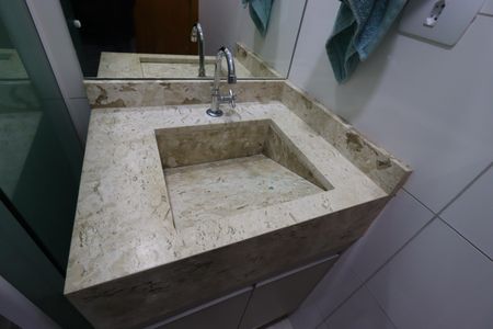 Apartamento à venda com 59m², 2 quartos e 1 vagaBanheiro da Suíte - Pia