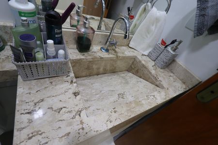 Apartamento à venda com 59m², 2 quartos e 1 vagaBanheiro Social - Pia