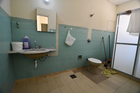 Casa à venda com 250m², 2 quartos e 1 vagaBanheiro