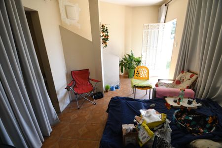 Casa à venda com 250m², 2 quartos e 1 vagaSala