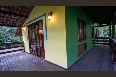 Casa para alugar com 280m², 4 quartos e 3 vagas Casa para alugar com 280m², 4 quartos e 3 vagasVaranda