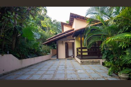 Casa para alugar com 280m², 4 quartos e 3 vagas Casa para alugar com 280m², 4 quartos e 3 vagasQuintal