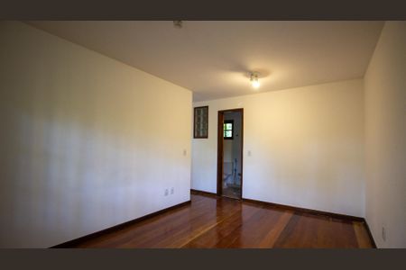 Casa para alugar com 280m², 4 quartos e 3 vagas Casa para alugar com 280m², 4 quartos e 3 vagasSuíte 1