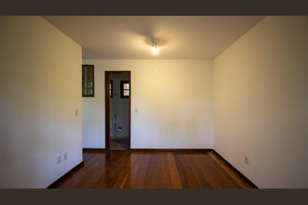 Casa para alugar com 280m², 4 quartos e 3 vagas Casa para alugar com 280m², 4 quartos e 3 vagasSuíte 1