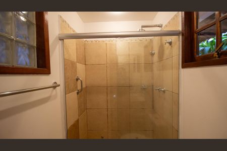 Casa para alugar com 280m², 4 quartos e 3 vagas Casa para alugar com 280m², 4 quartos e 3 vagasBanheiro da Suíte 1