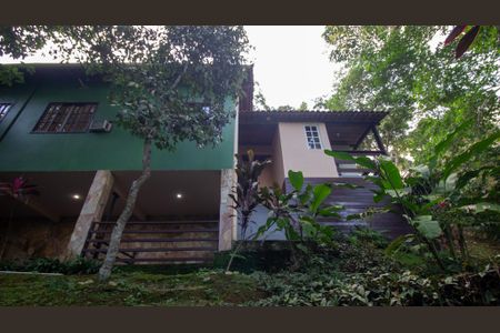 Casa para alugar com 280m², 4 quartos e 3 vagas Casa para alugar com 280m², 4 quartos e 3 vagasQuintal