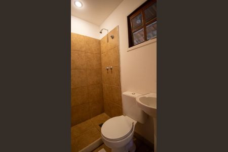 Casa para alugar com 280m², 4 quartos e 3 vagas Casa para alugar com 280m², 4 quartos e 3 vagasBanheiro da Suíte 2