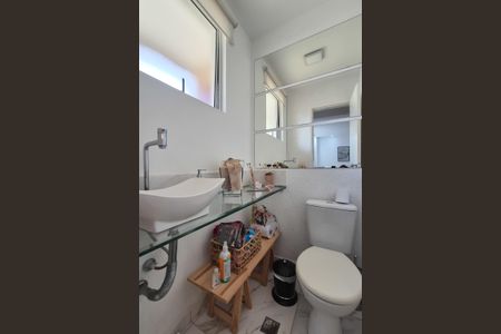 Casa de condomínio para alugar com 110m², 3 quartos e 2 vagasLavabo