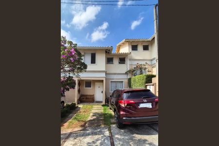 Casa de condomínio para alugar com 110m², 3 quartos e 2 vagasFachada da casa