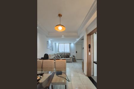 Casa de condomínio para alugar com 110m², 3 quartos e 2 vagasSala