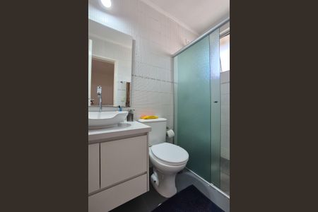 Casa de condomínio para alugar com 110m², 3 quartos e 2 vagasBanheiro Social