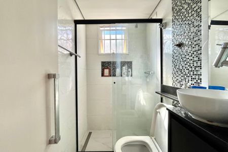 Casa à venda com 201m², 4 quartos e 2 vagas Casa à venda com 201m², 4 quartos e 2 vagasBanheiro da Suíte