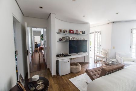 Casa de condomínio à venda com 485m², 3 quartos e 6 vagas Casa de condomínio à venda com 485m², 3 quartos e 6 vagasSuíte master