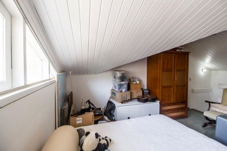 Casa de condomínio à venda com 485m², 3 quartos e 6 vagas Casa de condomínio à venda com 485m², 3 quartos e 6 vagasSótão