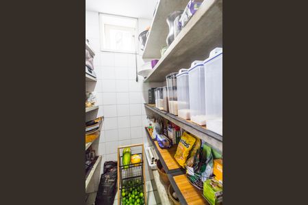 Casa de condomínio à venda com 485m², 3 quartos e 6 vagas Casa de condomínio à venda com 485m², 3 quartos e 6 vagasDespensa